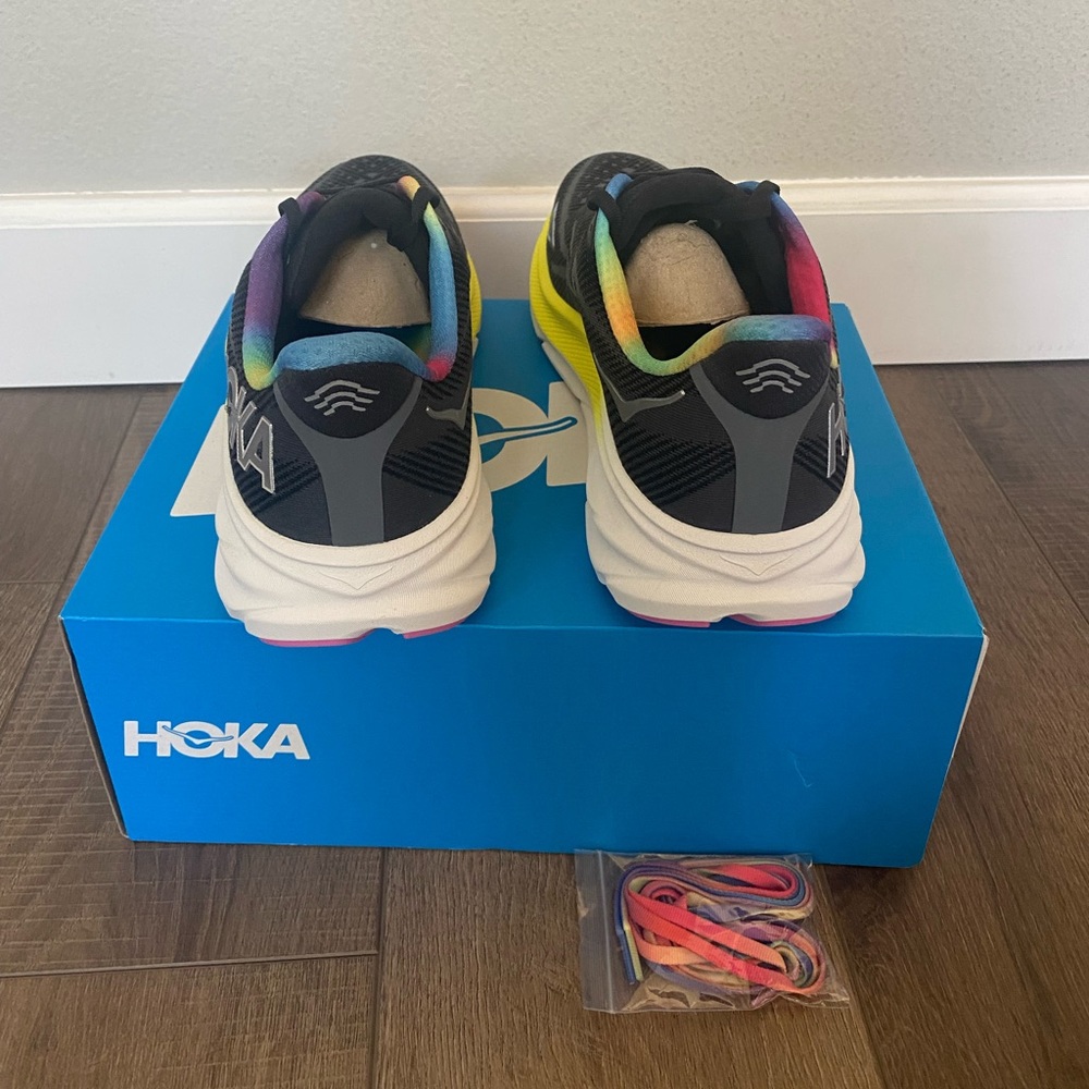 Hoka One One Clifton 9 Running Shoes
Men’s 12 - Picture 3 of 6
